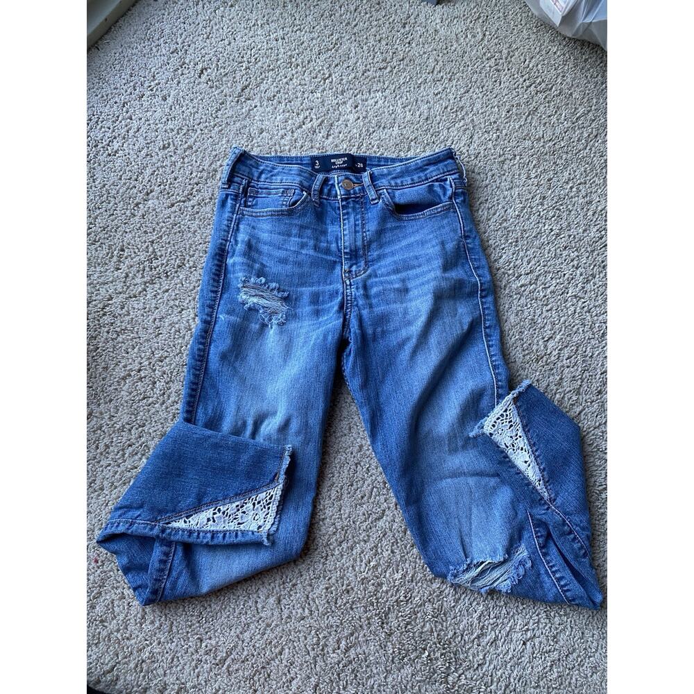 Women's Hollister Crop High Rise Jeans Size 3 w/ lace accent